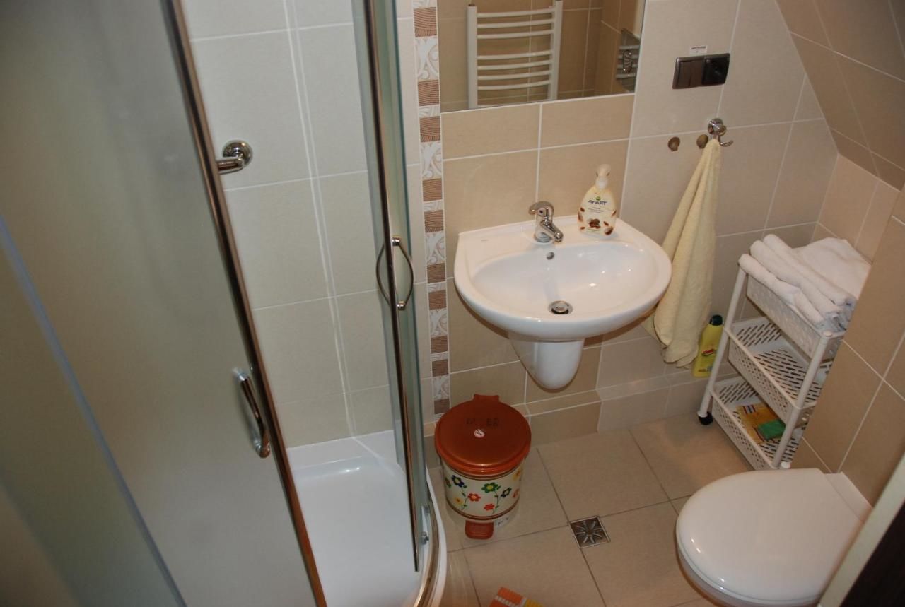 Проживание в семье Pokoje i Apartamenty u Architekta Чарна-Гура