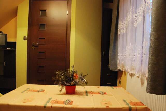 Проживание в семье Pokoje i Apartamenty u Architekta Чарна-Гура-34
